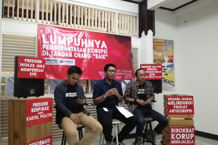 Paparan Catatan Agenda Pemberantasan Korupsi Tahun 2019 di kantor ICW, Jakarta, Minggu (29/12/2019).