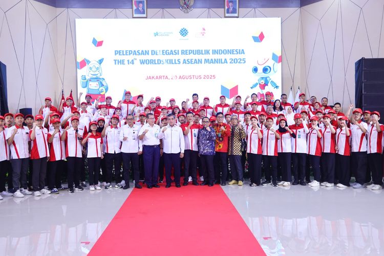 Menteri Ketenagakerjaan (Menaker) Yassierli dalam acara pelepasa delegasi Indonesia yang akan mengikuti The 14th WorldSkills ASEAN Competition 2025 di Manila, Filipina, pada 26?28 Agustus 2025. Acara pelepasan digelar di Gedung Vokasi Kementerian Ketenagakerjaan, Jakarta Selatan, Rabu (20/8/2025).