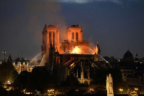 YouTube Tak Sengaja Hubungkan Kebakaran Notre Dame ke Tragedi 9/11