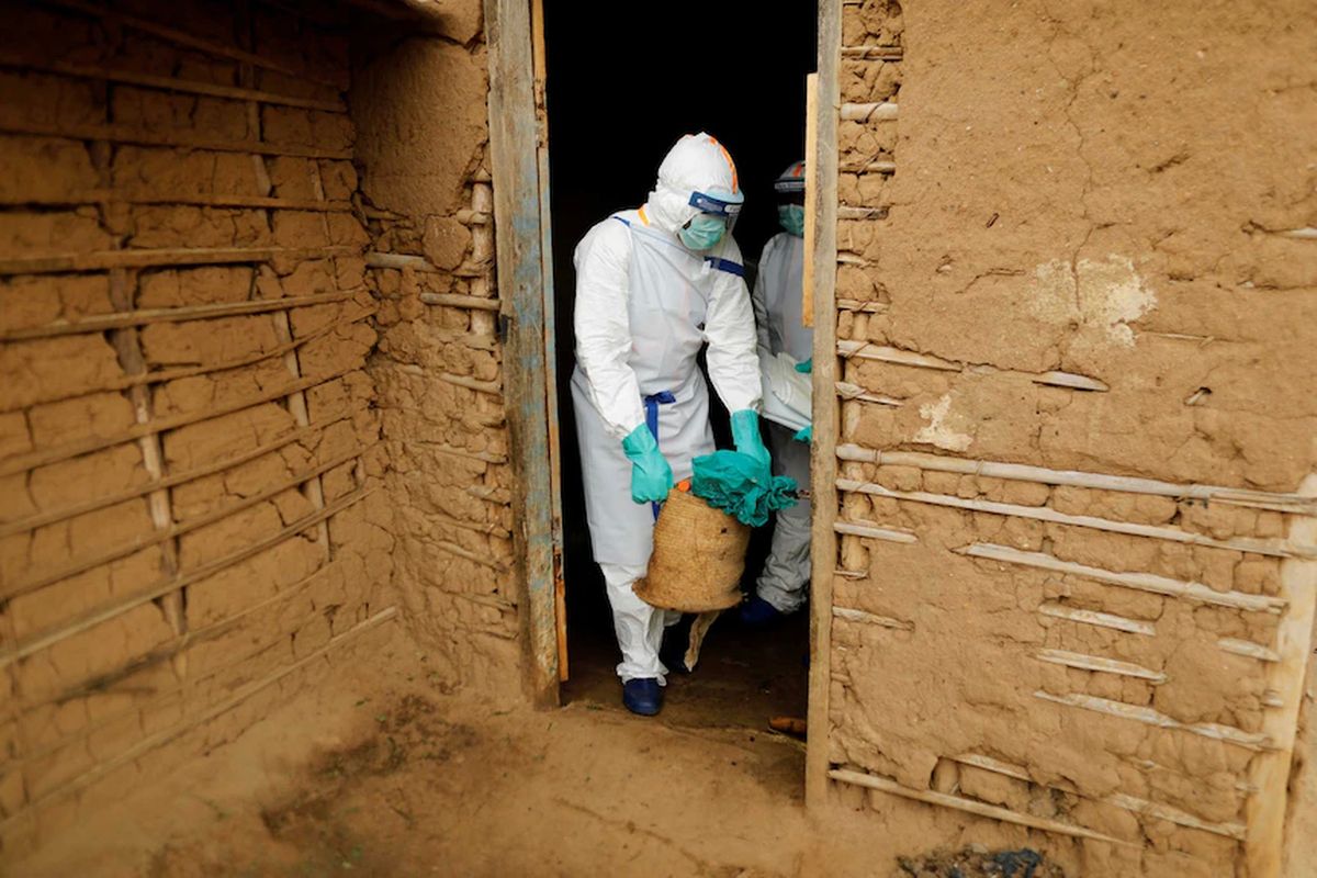 Virus Ebola pertama kali ditemukan tahun 1976 di dekat Sungai Ebola yang sekarang berada di wilayah Republik Demokratik Kongo.