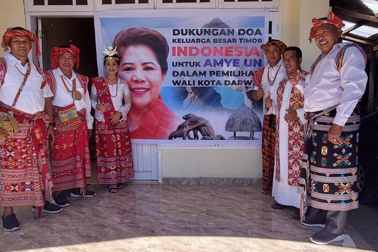 Keluarga Amye Un di Kota Kupang, menggelar doa bersama untuk Amye Un, yang akan mengikuti pencalonan Wali Kota Darwin