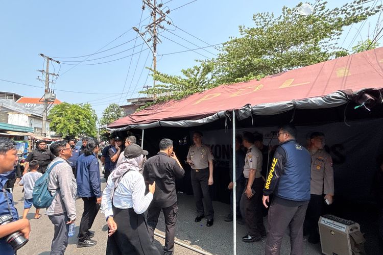 Belasan Orang Diamankan dalam Penggerebekan Kampung Narkoba Jalan Kunti di Surabaya