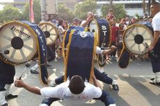Marching Band STIP Menghibur Warga Jakarta di 