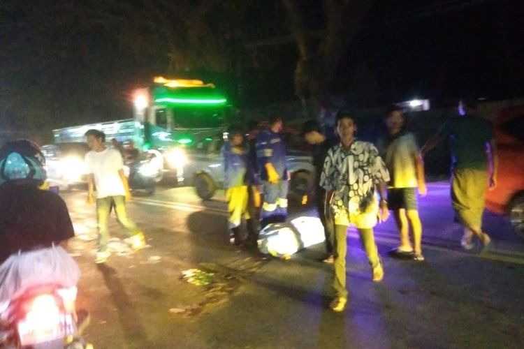 Foto Tabrak Truk Yang Sedang Parkir Mahasiswa Di Balikpapan Tewas