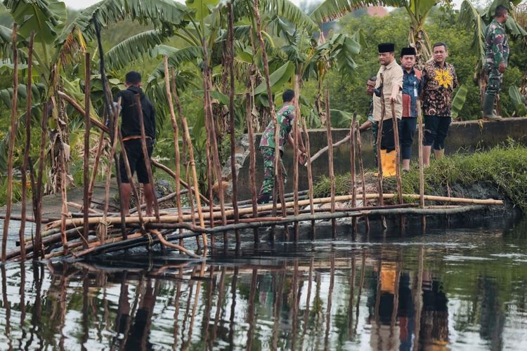 Banjir Akibat Tanggul Jebol Rendam Sawah di Pekalongan, Gubernur Dorong Normalisasi Sungai