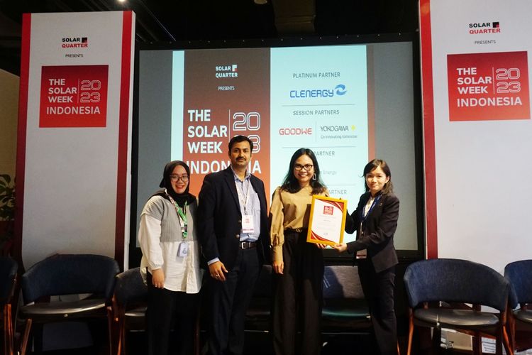 SUN Energy mendapatkan penghargaan sebagai ?Solar Company of The Year? dalam ajang Solar Week Indonesia Leadership Awards 2023 yang digelar pada Kamis (8/6/2023).