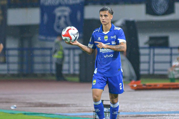 Debut Eliano Reijnders terjadi di laga melawan Persebaya Surabaya pekan kelima Super League 2025-2026, Jumat (12/9/2025) di Stadion Gelora Bandung Lautan Api (GBLA). 