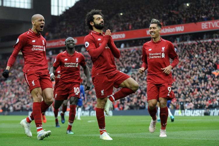 Mohamed Salah melakukan selebrasi setelah mencetak gol ke gawang Chelsea, Jumat (26/4/2019)