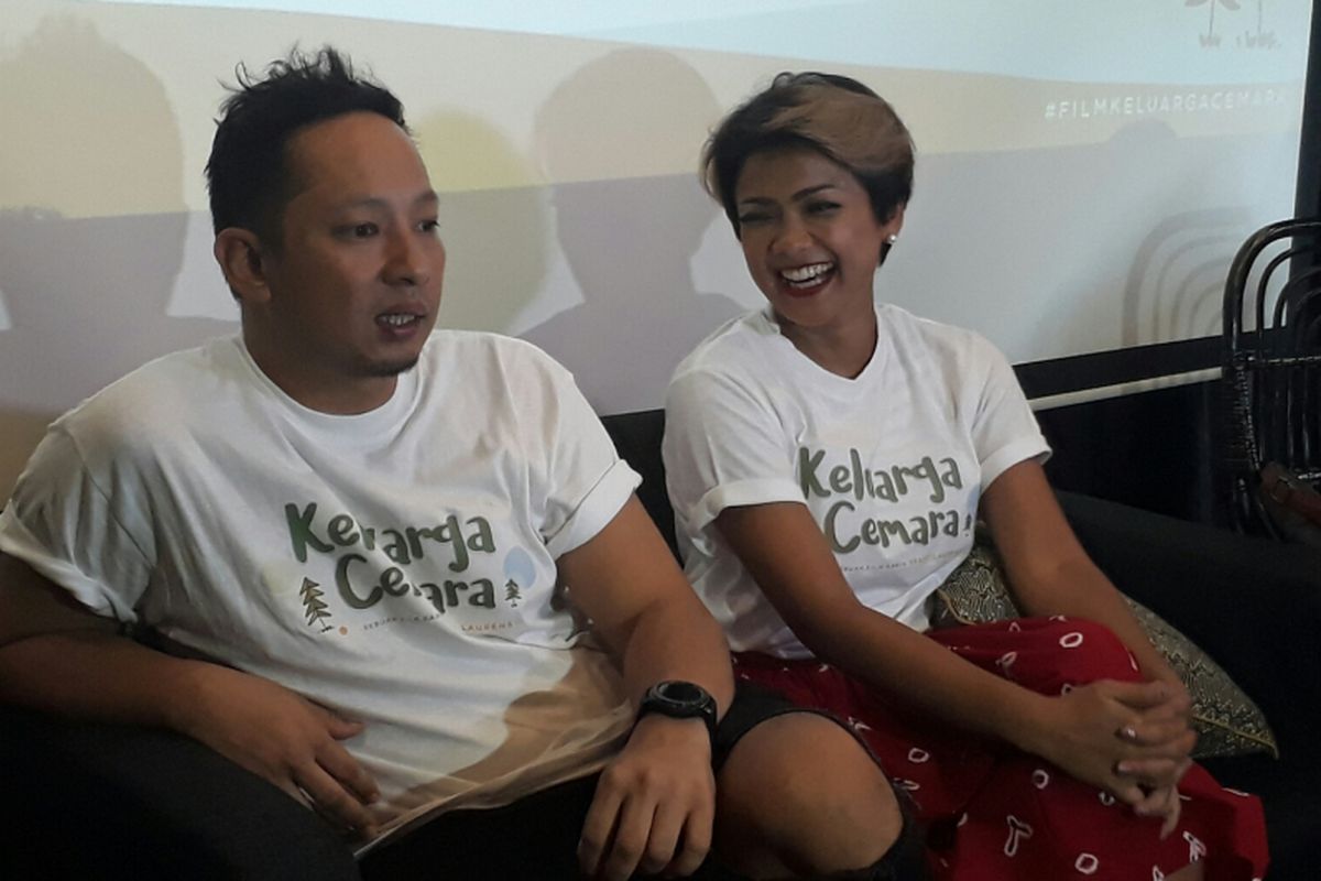 Ringgo Agus Rahman dan Nirina Zubir ditemui dalam jumpa pers film Keluarga Cemara di Kinosaurus, Kemang, Jakarta Selatan, Jumat (29/9/2017).