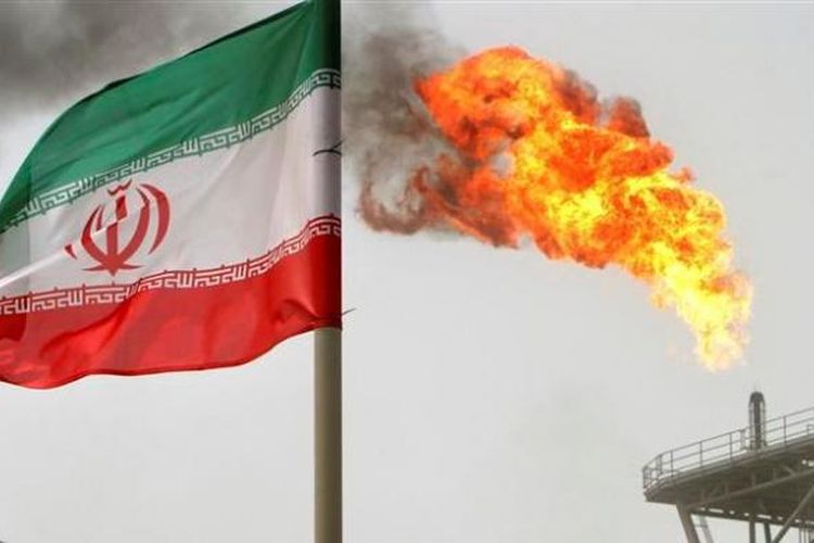 Ilustrasi kilang minyak Iran.