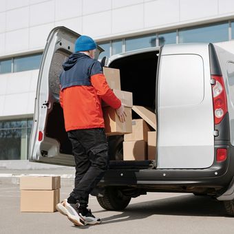 Ilustrasi logistik, industri logistik, jasa logistik. 