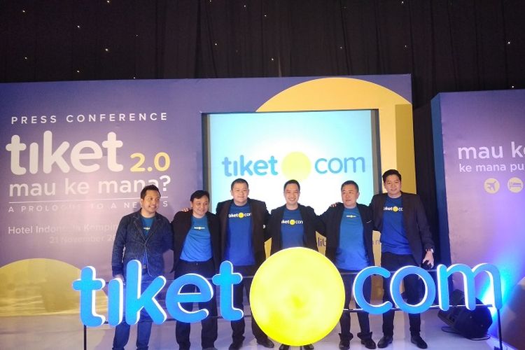 Jajaran manajemen Tiket.com saat meluncurkan logo terbaru di Jakarta, Selasa (21/11/2017).
