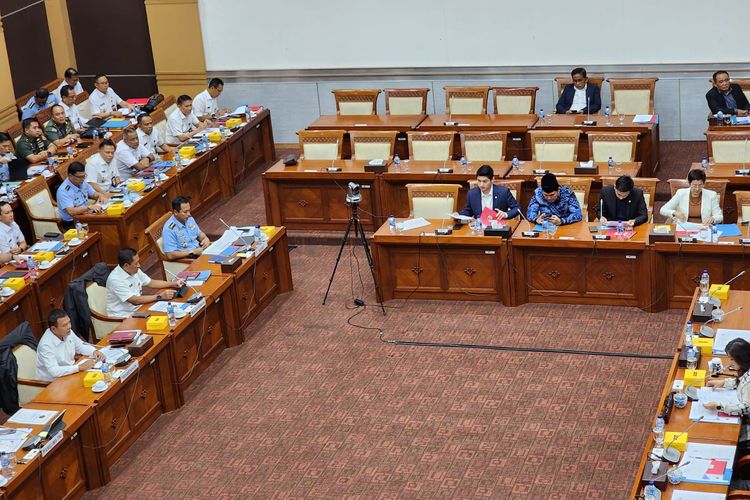 Suasana rapat Komisi I DPR Rabu (12/6/2024) sebelum digelar secara tertutup bersama Wamenhan hingga Panglima TNI.