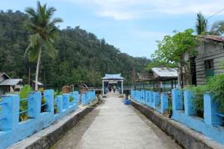 Kampung Lopintol di Teluk Mayalibit, Kabupaten Raja Ampat.