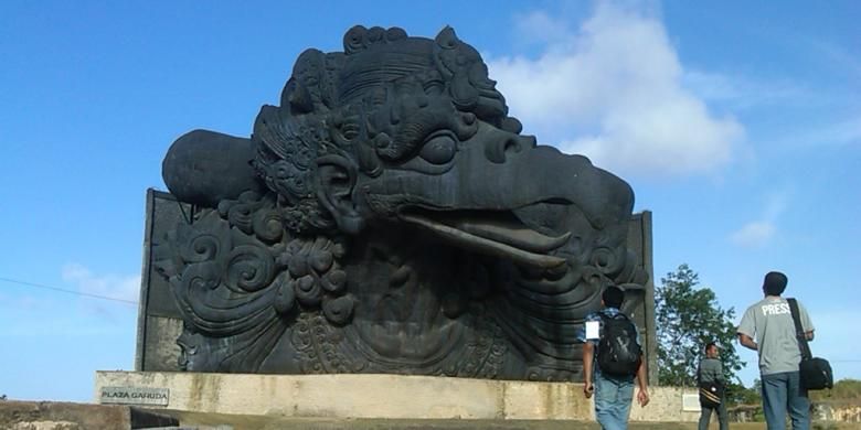Kepala Garuda yang merupakan bagian dari Patung Garuda Wisnu Kencana (GWK) ini akan segera dilanjutkan pembangunannya.