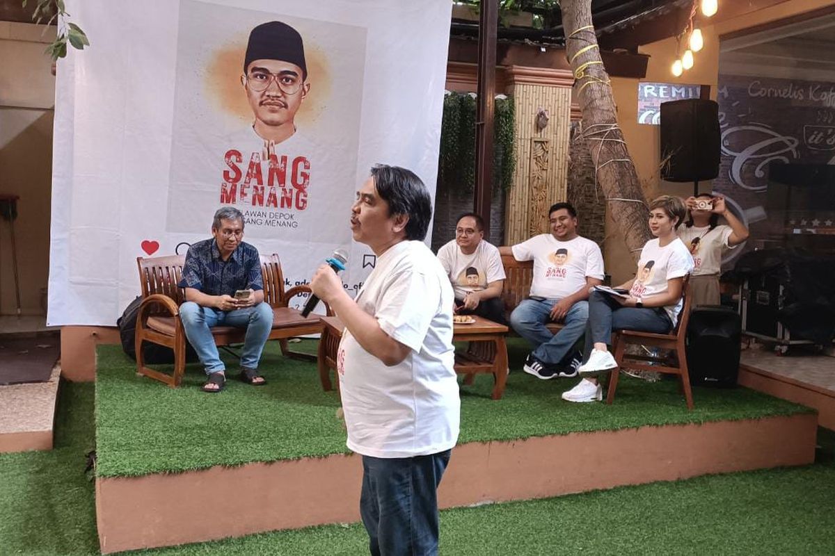 Relawan Sang Menang saat menyatakan deklarasi dukungan kepada Kaesang Pangarep untuk maju sebagai Cawalkot Depok di 2024. Diketahui, deklarasi yang digelar di wilayah Pancoran Mas, Kota Depok pada Kamis (1/6/2023) itu ternyata dihadiri oleh simpatisan dan kader PSI.