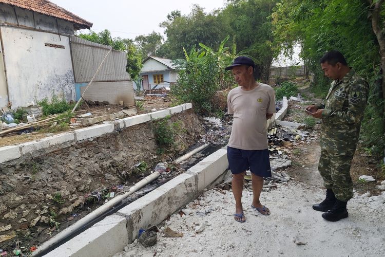 Banjir Tahunan di Bangkalan, Warga Keluhkan Sampah hingga Gatal-gatal dan Diare
