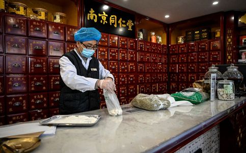 Chinese Turn To Traditional Remedies to Fight Covid