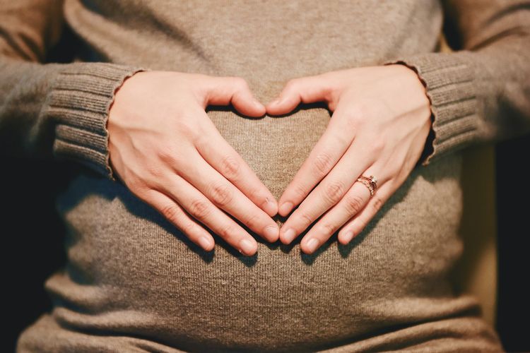 Kehamilan biasanya melahirkan nyeri tulang belakang.