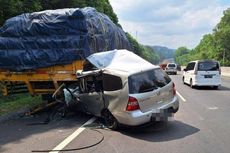 Ibu dan 2 Anaknya Tewas Kecelakaan di Tol Cipularang, Mobil Tabrak Truk Berhenti di Bahu Jalan