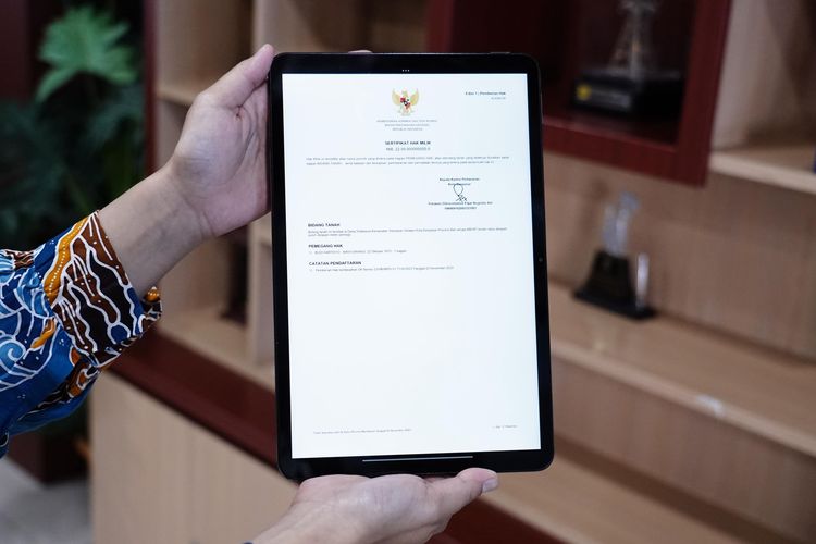 Ilustrasi sertifikat tanah elektronik.