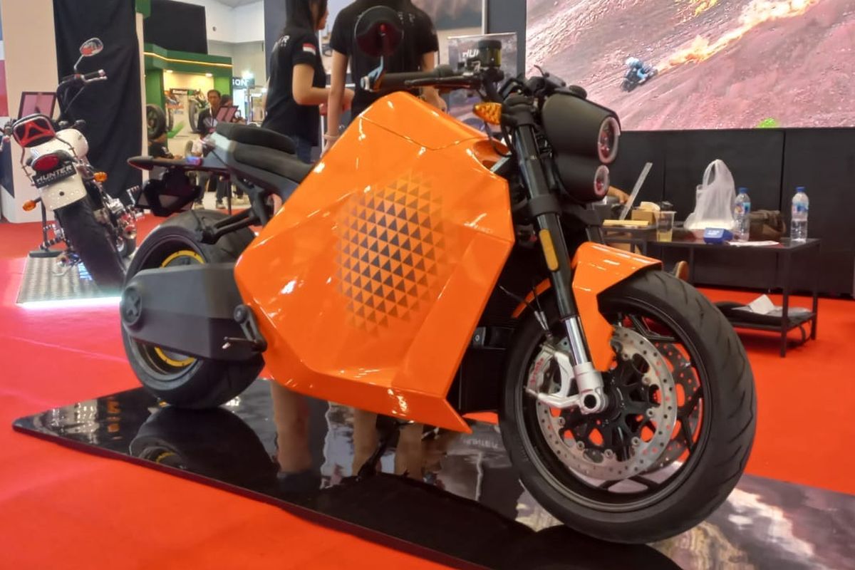 Motor listrik Hunter Davinci meluncur di Indonesia Motorcycle Show (IMOS) 2024