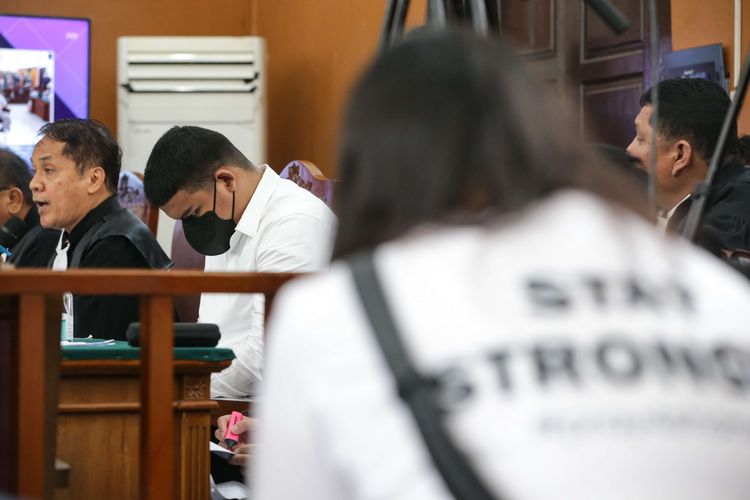 Shane Lukas, terdakwa penganiayaan remaja berinisial D menjalani sidang di Pengadilan Negeri (PN) Jakarta Selatan, Kamis (15/6/2023). Agenda sidang lanjutan kali ini mendengarkan keterangan saksi.