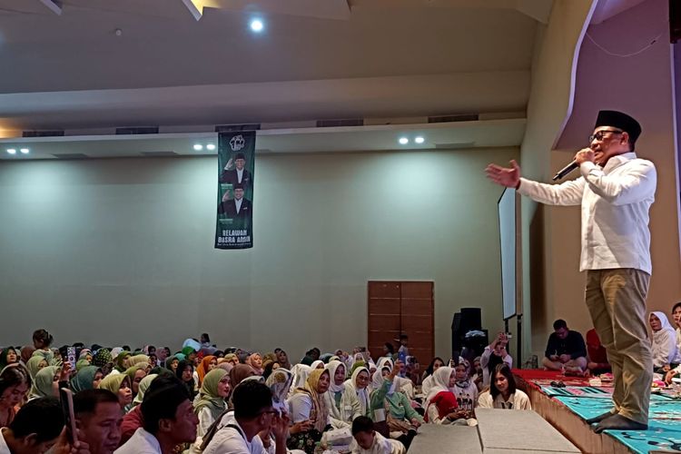 Calon wakil presiden nomor urut 1, Muhaimin Iskandar alias Cak Imin, saat menghadiri acara Silaturahmi dan Konsolidasi Relawan Anies Baswedan-Muhaimin Iskandar atau Amin di Kabupaten Badung, Bali, Jumat (26/1/2024).