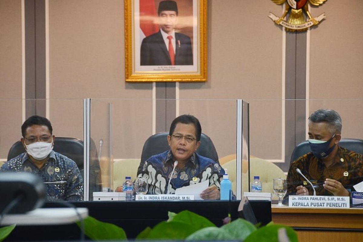 Sekretaris Jenderal (Sekjen) Dewan Perwakilan Rakyat (DPR) Indra Iskandar dalam webinar Badan Keahlian DPR bertajuk ?Bergerak Bersama Mewujudkan UU Penghapusan Kekerasan Seksual, bertempat di Gedung Nusantara II, Senayan, Jakarta, Selasa (9/3/2021).