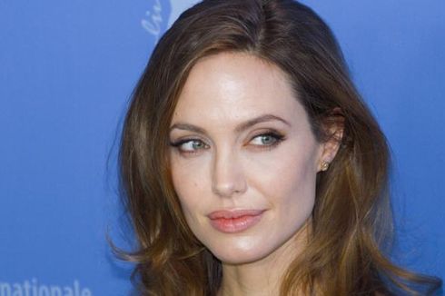 Angelina Jolie Mulai dari London