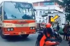 Halangi Bus yang Melawan Arus, Pengendara Motor di India Ini Jadi Viral
