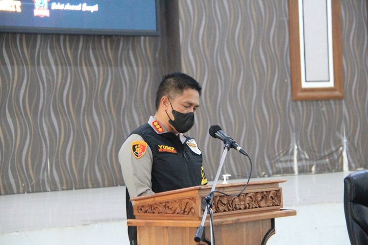 Kapolrestabes Surabaya Kombes Pol A Yusep Gunawan Beserta Jajaran FKUB Pasca Membahas terkait Pengamanan Perayaan Nataru, Senin (15/11 /2021).