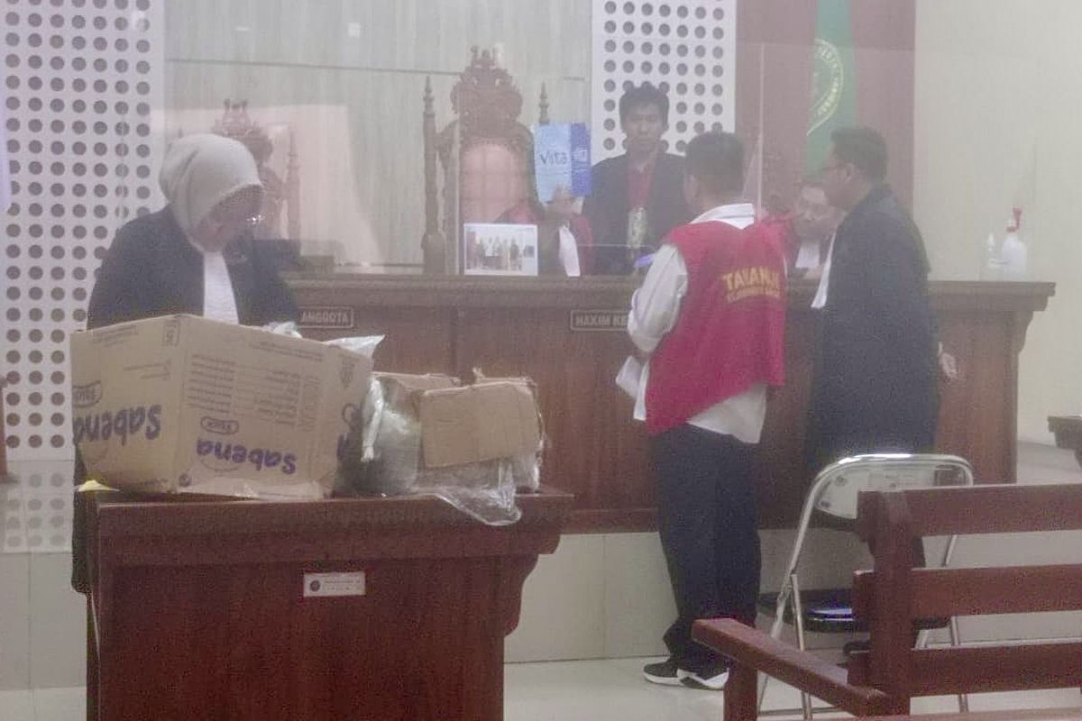 Terdakwa pemalsuan kasur merek Inoac dan Vita, Andreyanto saat persidangan di PN Tanjung Karang, Kamis (4/5/2023).