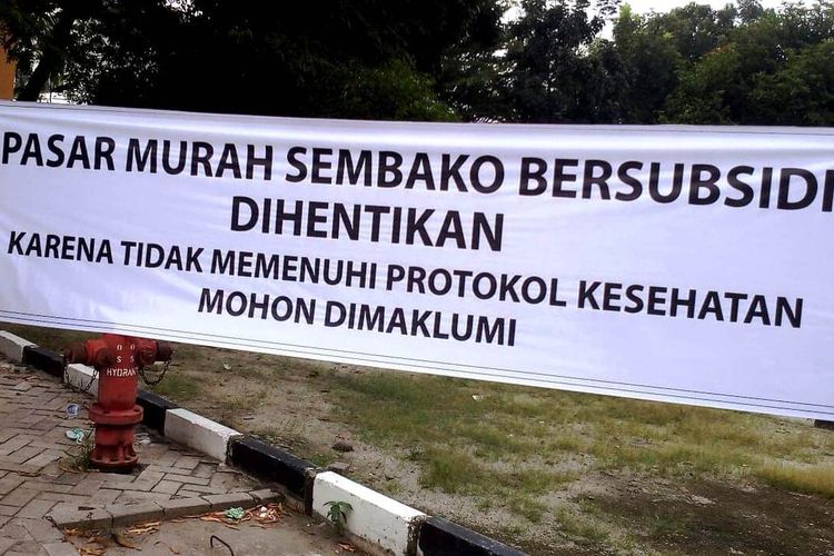 Baru dibuka, pasar murah di gedung serbaguna langsung dikritik karena melanggar protokol kesehatan Covid-19. Pasar akhirnya dihentikan sementara untuk dievaluasi, Selasa (19/5/2020)