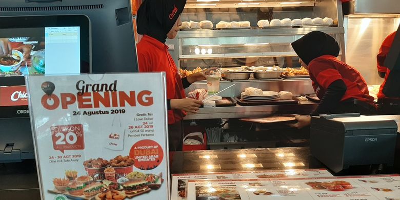 Varian menu di Chicking Indonesia Ayam Top Dubai di Aneka Pavilion Kota Pontianak, Kalimantan Barat.