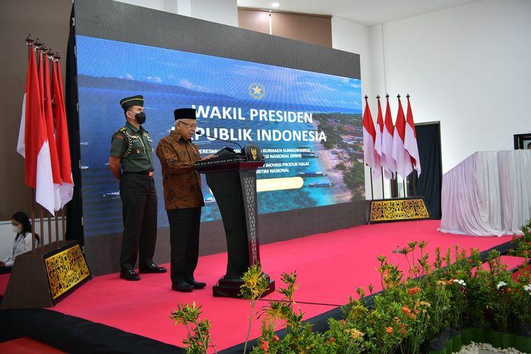 Wakil Presiden Ma'ruf Amin saat meresmikan Kawasan Sains Kurnaen Sumadiharga BRIN sebagai Fasilitas Riset dan Inovasi Produk Halal Berbasis Maritim Nasional di Lombok Utara, Kamis (16/3/2023).