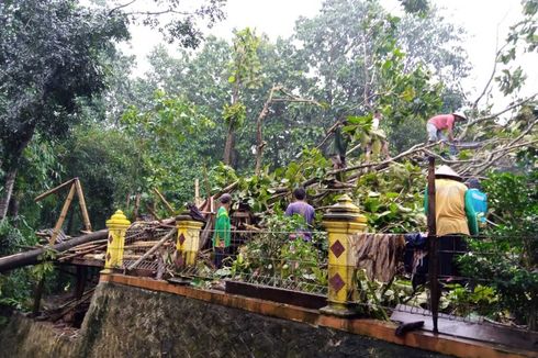 Bencana Angin Kencang Landa Lima Kecamatan di Wonogiri, Puluhan Rumah Rusak