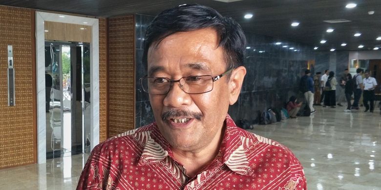 Former Jakarta Governor Djarot Saiful Hidayat is among the five qualified cadres from the Indonesian Democratic Party of Struggles (PDI-P) who could replace the former Social Affairs Minister Juliari Batubara. 