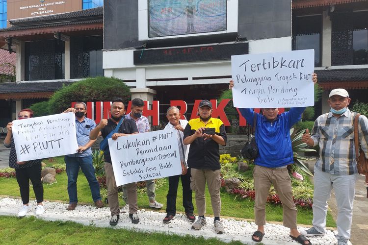 Anggota PWTT mengadu ke DPRD Salatiga terkait terminal bayangan dan pelanggaran trayek bus