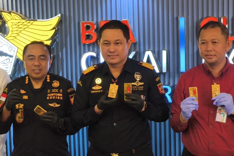 11 WN China dan 1 WNI Diduga Selundupkan 17,55 Kg Emas Senilai Rp 45,7 Miliar ke Hong Kong