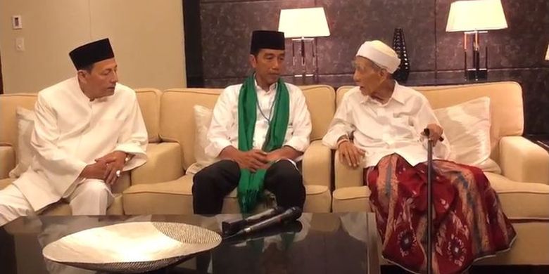 Calon presiden Joko Widodo bertemu KH Maimun Zubair dan Habib Luthfi bin Yahya sebelum menghadiri Rapat Umum Rakyat di Gelora Bung Karno, Jakarta, Sabtu (13/4/2019) sore.