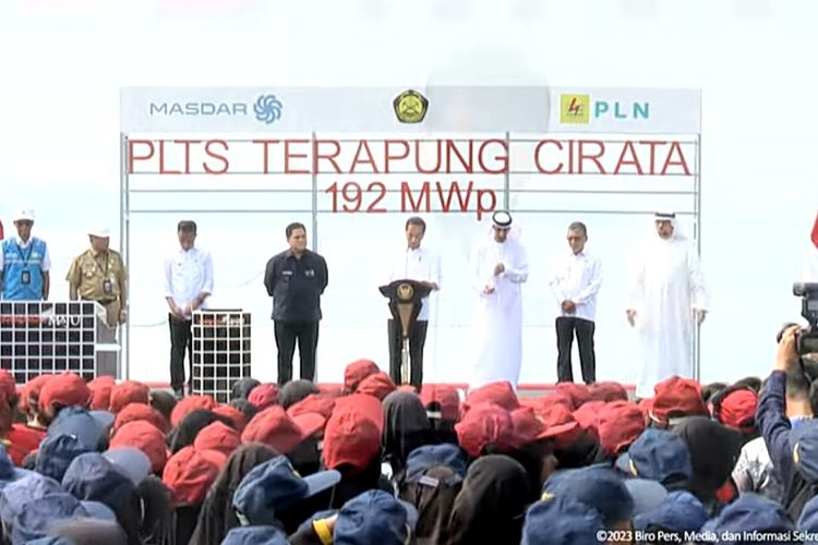 Presiden Joko Widodo meresmikan Pembangkit Listrik Tenaga Surya (PLTS) Terapung Cirata berkapasitas 192 megawatt peak (MWp) di Purwakarta, Jawa Barat, Kamis (9/11/2023).