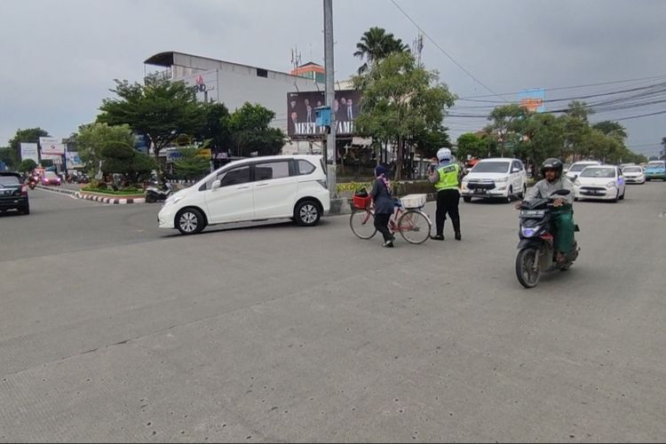 Polres Cirebon Kota akan melakukan rekayasa arus lalu lintas di tiga titik, dalam kota Cirebon, jalur Pantura, dan ruas tol Palikanci, selama libur Natal dan Tahun Baru 2023 mendatang.