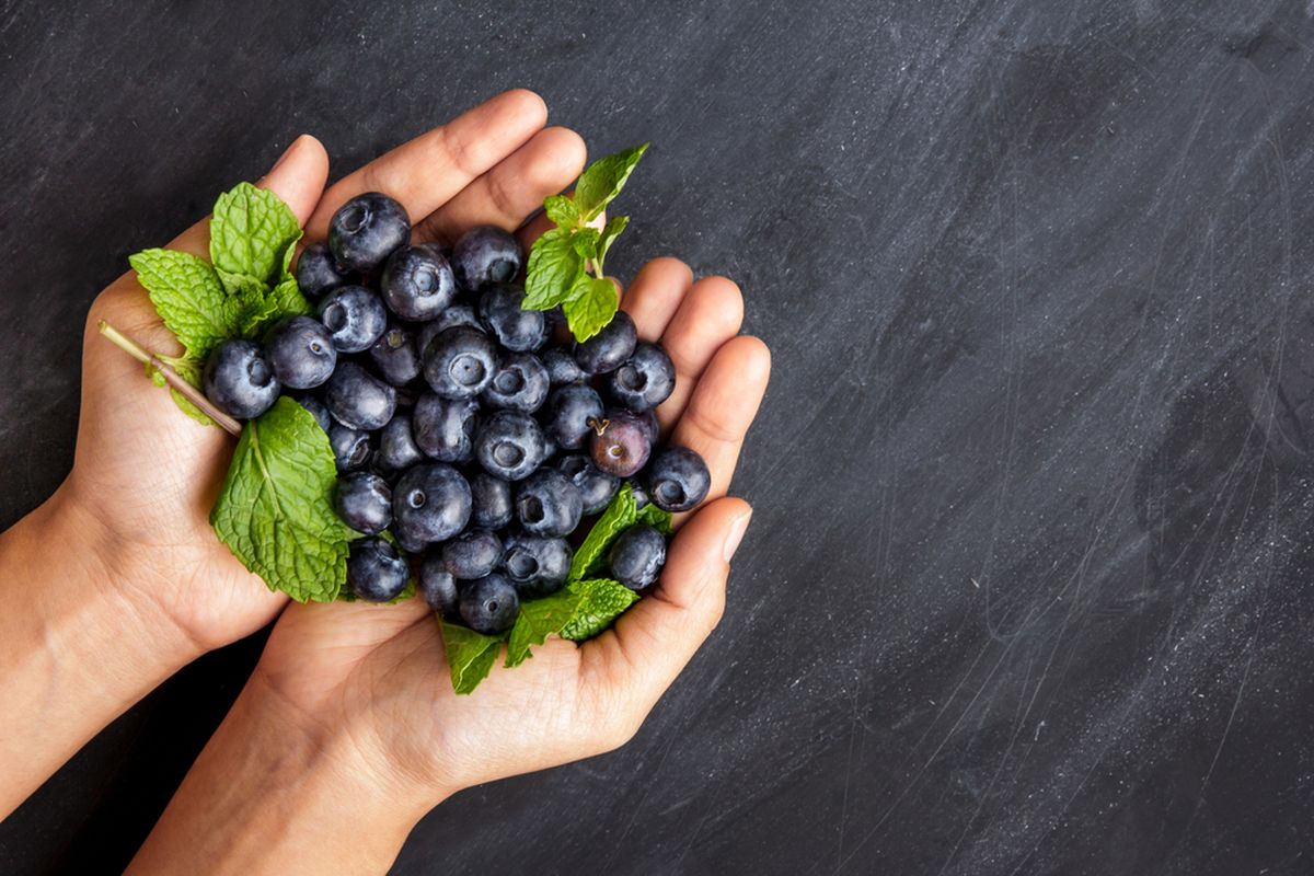 Selain lezat, blueberry juga merupakan makanan yang mengandung karbohidrat tinggi dan dikenal sebagai superfood atau makanan super.