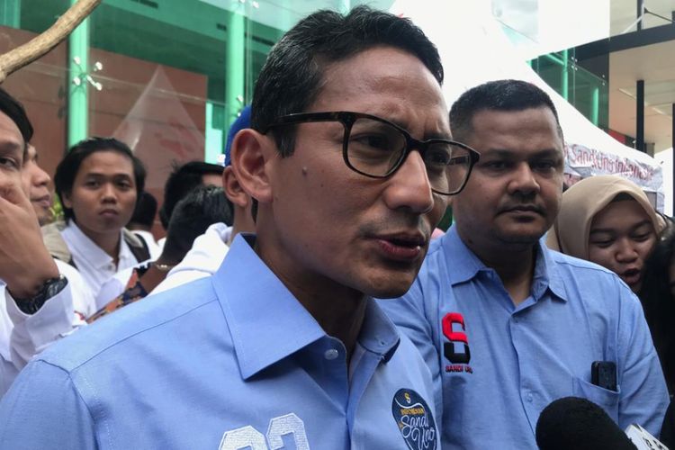 Calon wakil presiden nomor urut 02 Sandiaga Uno menghadiri acara peluncuran aplikasi media interaktif Im SandiUno di kawasan Kemang, Jakarta Selatan, Minggu (17/2/2019). 