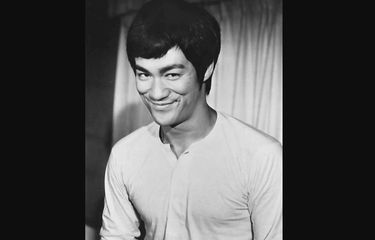 Bruce Lee saat membintangi film Fist of Fury.