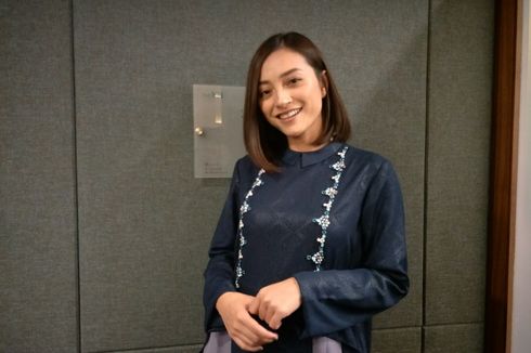 Meski Tak Rayakan Lebaran, Lolita Agustine Siapkan Tiga Kaftan