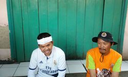 Dedi Mulyadi Bantu Anak Tukang Sapu Ini Kuliah di Unpad