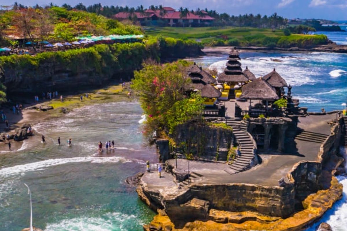 Tanah Lot is one of the famous tourist destinations in Bali. 