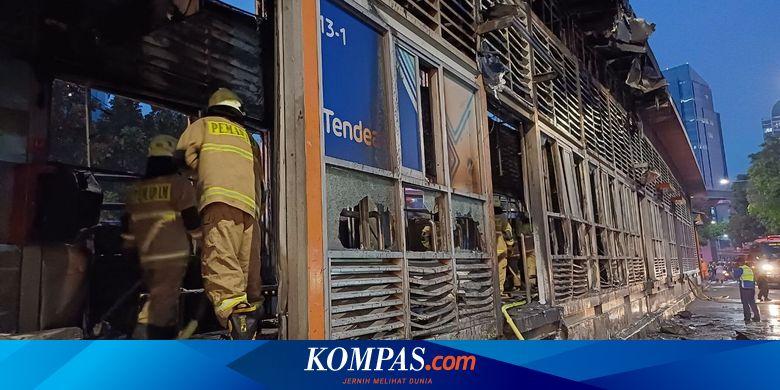 Transjakarta Inventarisasi Kerugian akibat Kebakaran Halte Tendean